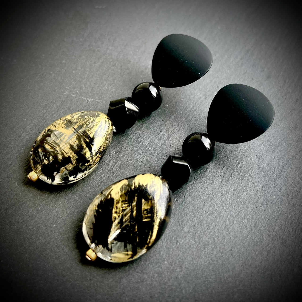 ブラックでまとめた辛口ピアス p-260 – MARCO