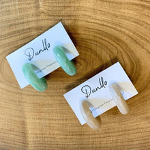 画像をギャラリービューアに読み込む, 83 ミントグリーンとピンクブラウンのコロンとしたフープピアス p-83