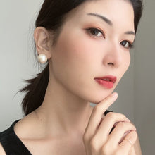 画像をギャラリービューアに読み込む, 大きな一粒コットンパール の イヤリング 16mm 大粒 e-143