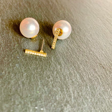 画像をギャラリービューアに読み込む, ラインストーンバーとパールキャッチのピアス チタンポスト p-141