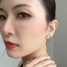 画像をギャラリービューアに読み込む, ラインストーンバーとパールキャッチのピアス チタンポスト p-141