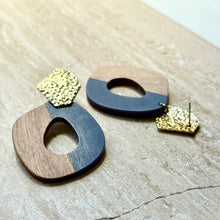 画像をギャラリービューアに読み込む, ウッド×ネイビー 大人の大ぶりピアス p-3
