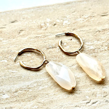 画像をギャラリービューアに読み込む, ゴールドフープ×ヌーディーカラーの大人のピアス　p-7
