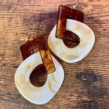 画像をギャラリービューアに読み込む, チョコレート&amp;ヌーディーカラーの大ぶりピアス p-60
