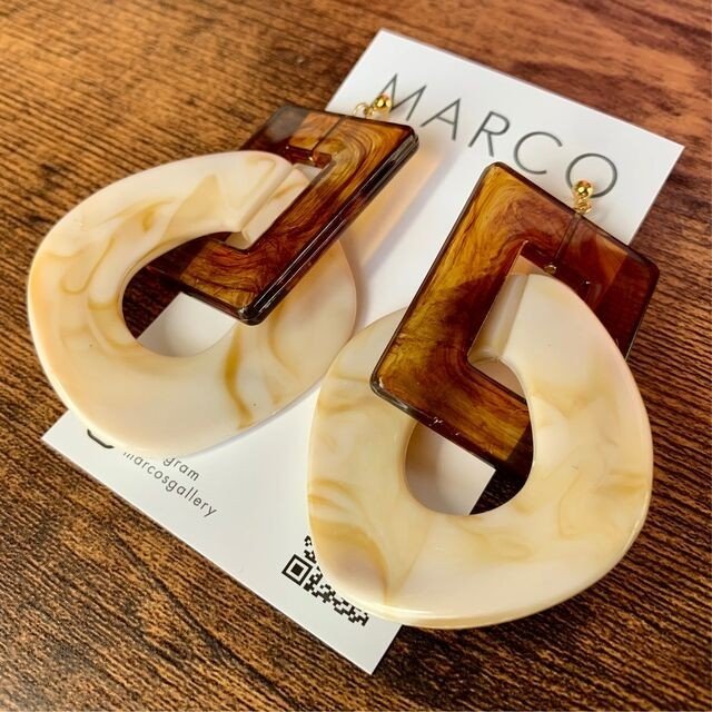 チョコレート&ヌーディーカラーの大ぶりピアス p-60