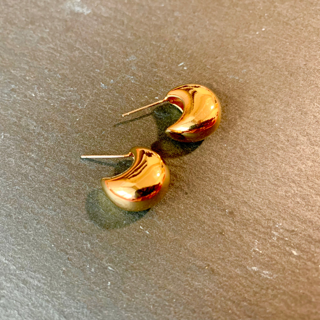 p-137 ゴールドの粒が耳元でツヤっと光るピアス シルバー925　p-137